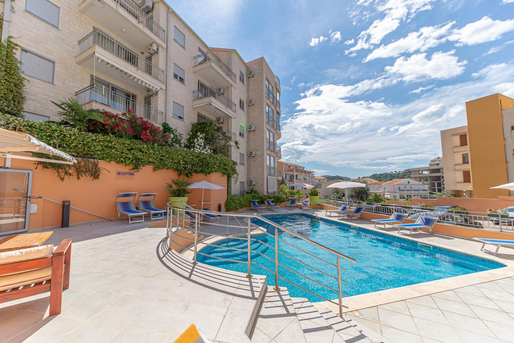 Petrovac Bay Apartments ภายนอก รูปภาพ