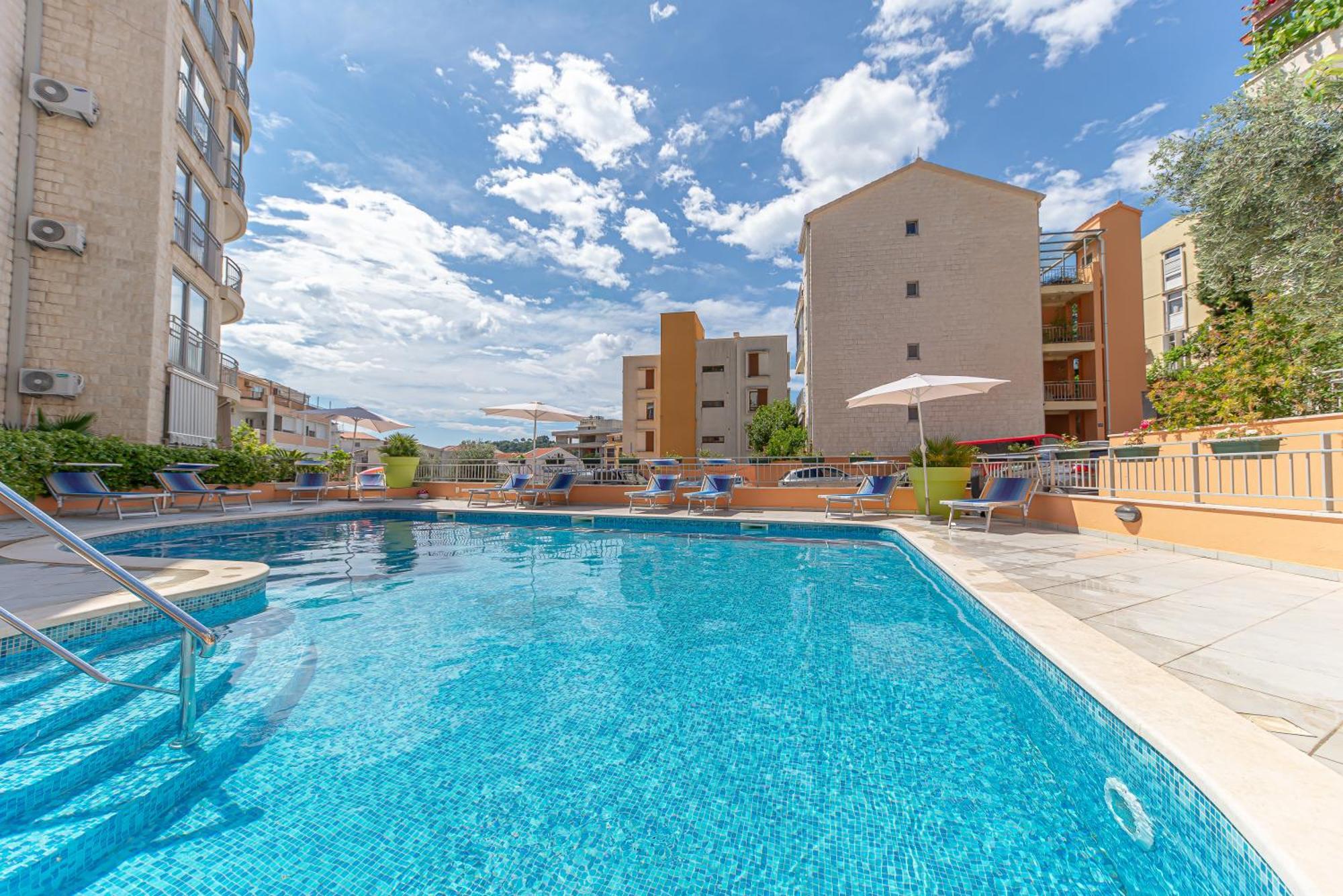 Petrovac Bay Apartments ภายนอก รูปภาพ